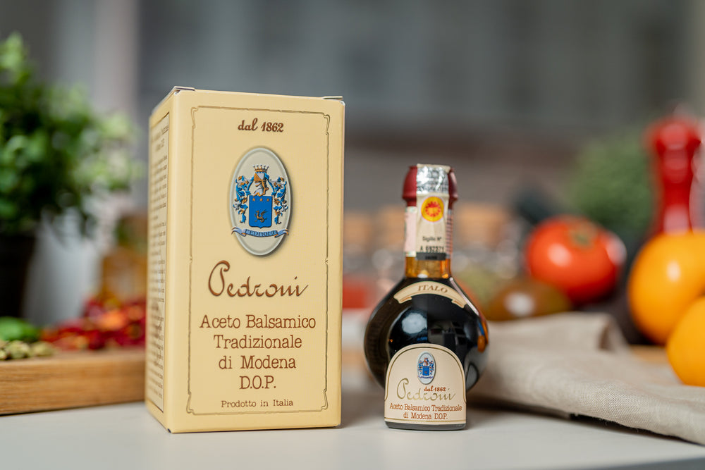 Balsamvinäger från Modena Italo D.O.P. i presentförpackning i köket | The Culina Shop